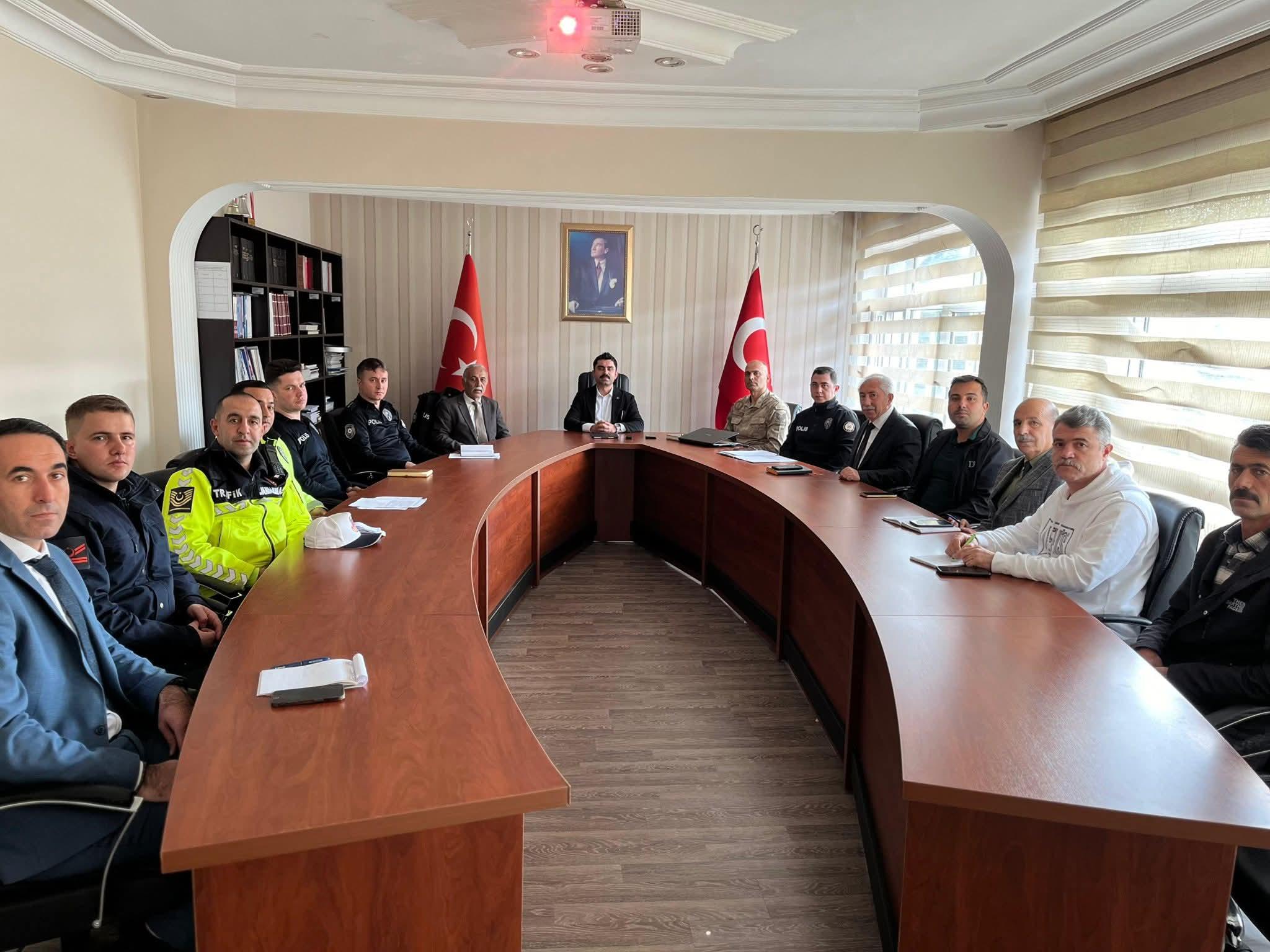 Susuz’da Kış Tedbirleri Toplantısı Gerçekleştirildi