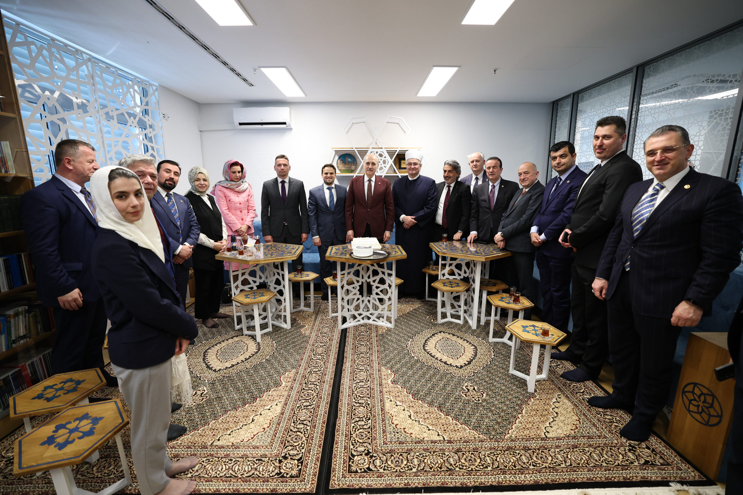 TBMM Başkanı Numan Kurtulmuş, Sisak Recep Tayyip Erdoğan İslam Kültür Merkezi’ni Ziyaret Etti