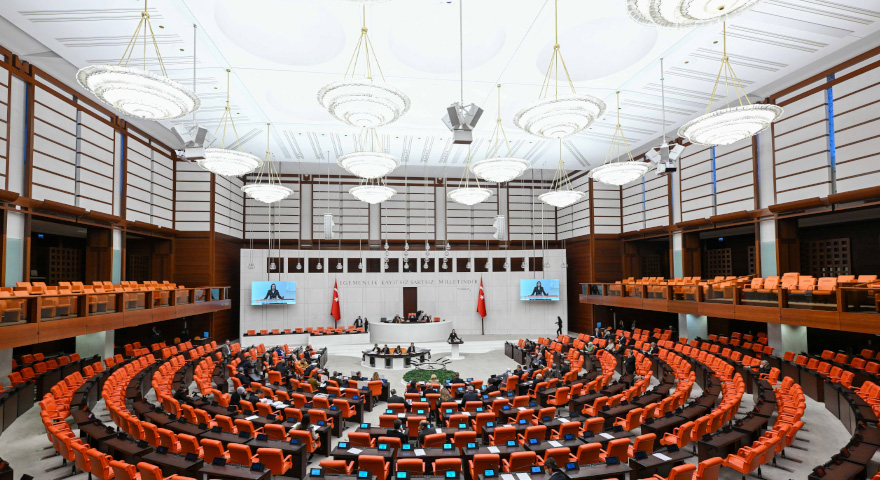 TBMM’de Kritik Oturum: “Bazı Kanunlarda Değişiklik” Teklifi Görüşüldü, Muhalefetten Sert Eleştiriler
