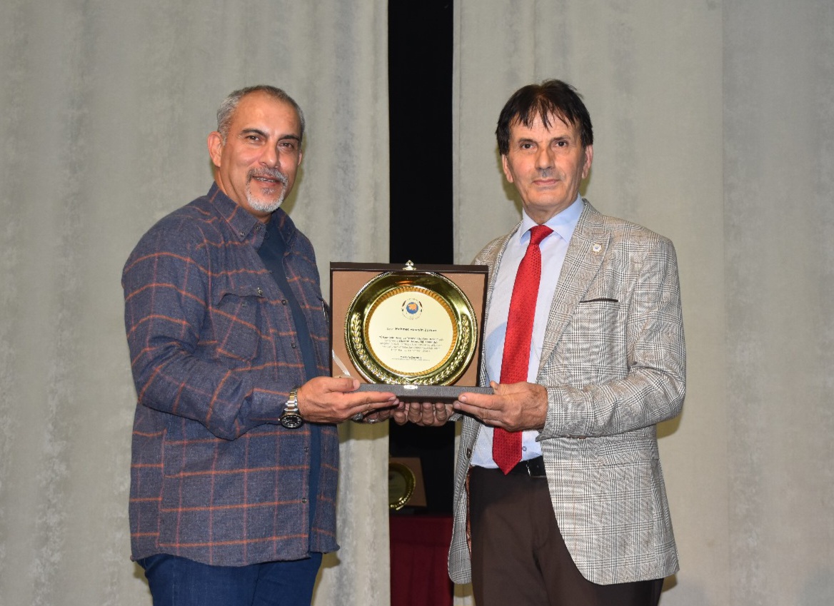 Tek Haber Ajansı Hatay Temsilcisi Hüseyin Zorkun, Yılın En Başarılı Gazetecisi Ödülünü Aldı