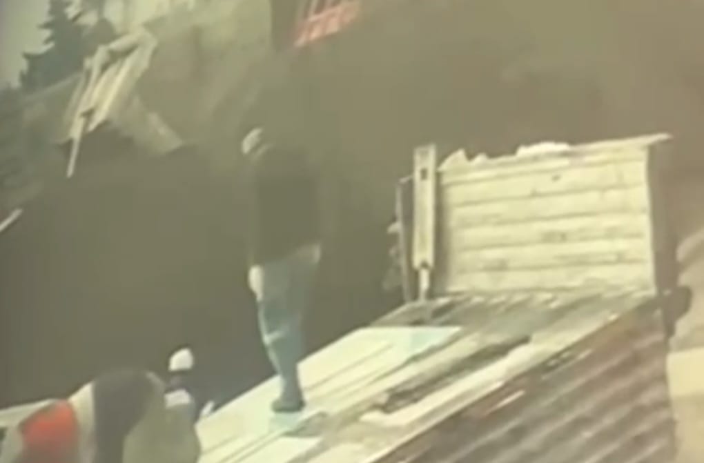 TIR Üzerindeki İşçiye Şimşek Çarptı!