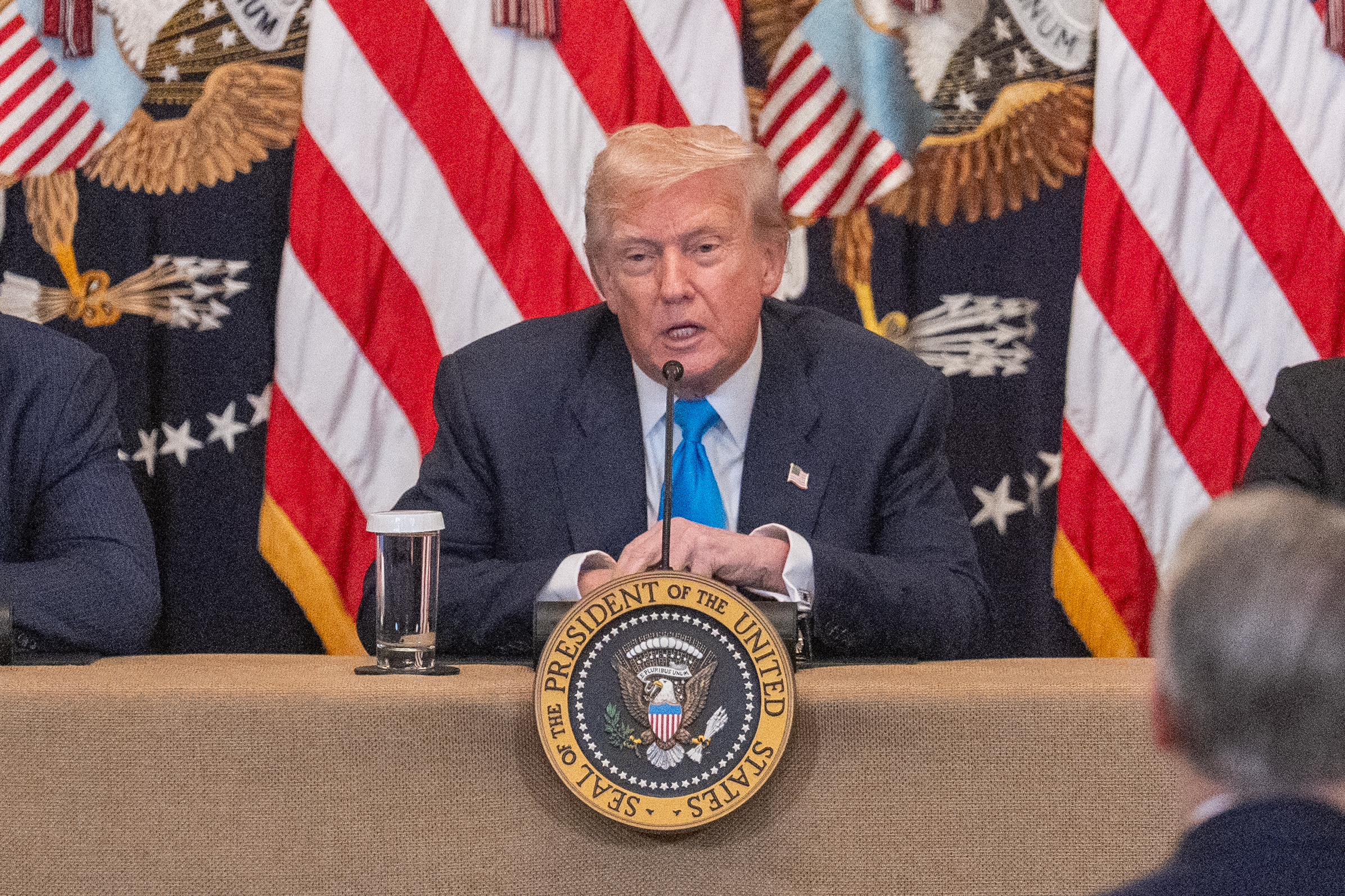 Trump’tan Çin ve Hürmüz Boğazı Açıklaması: “Şi Cinping Bana Kocaman Sarılacak”