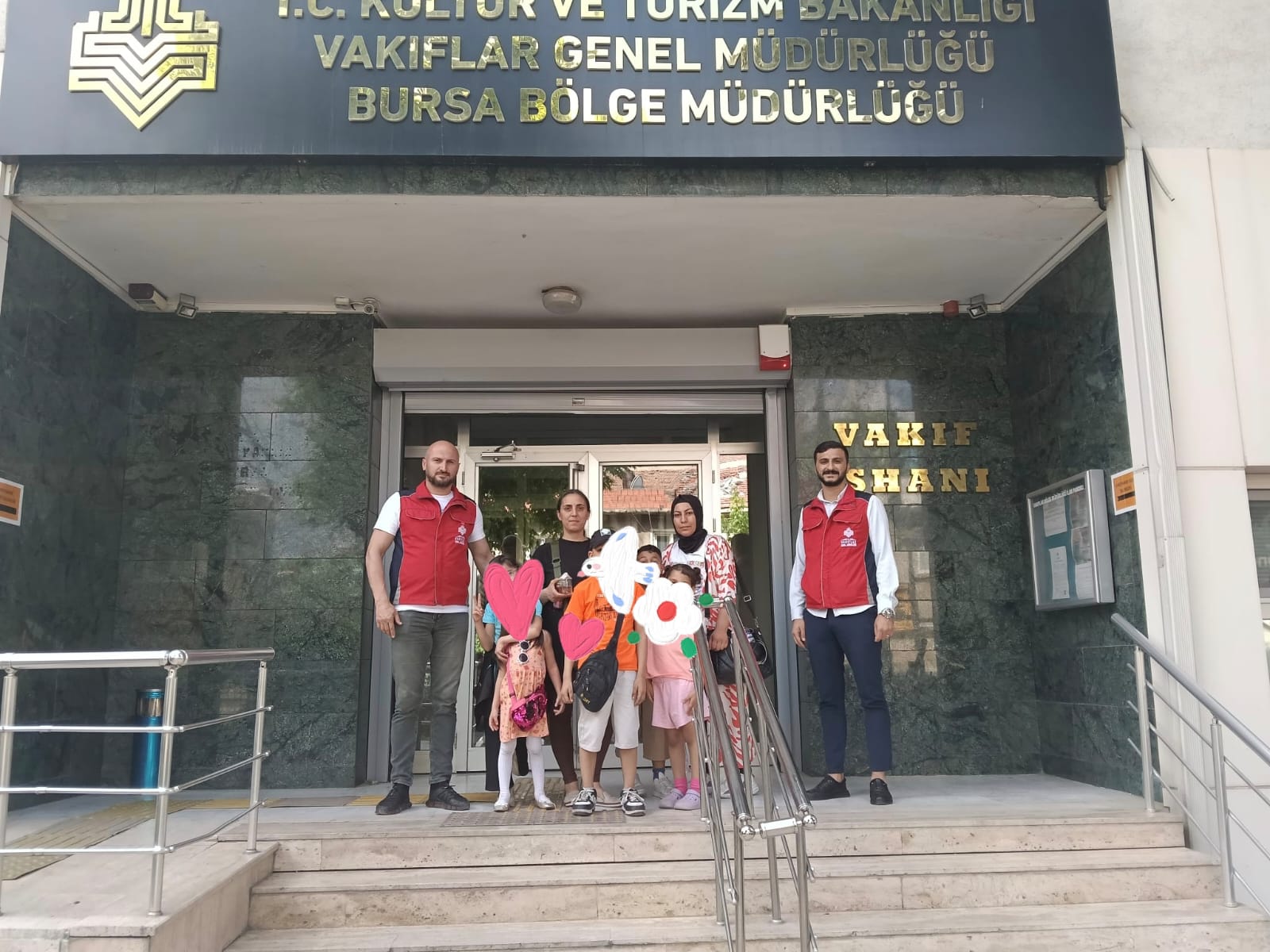 Vakıflar Genel Müdürlüğü’nden Bursa, Yalova, Bilecik ve Sakarya’daki Yetim ve Öksüz Çocuklara Bayramlık Müjdesi