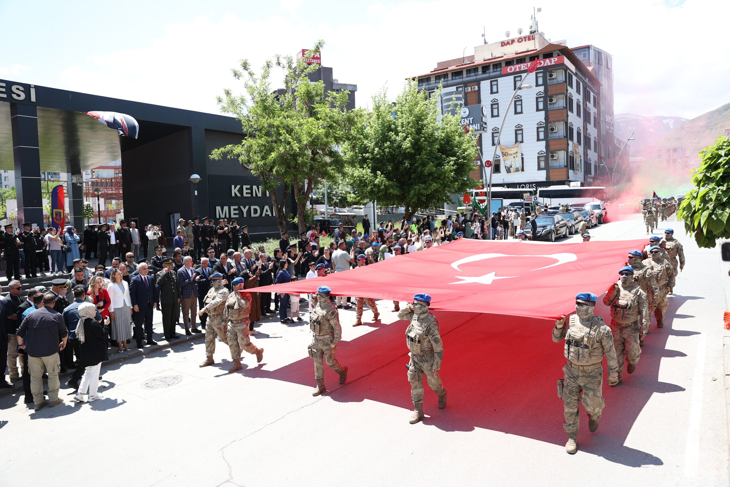 Vali Çakır Muş Kent Meydanı’ndaki Jandarma Teşkilatı’nın 187. Kuruluş Yıl Dönümü Programına Katıldı