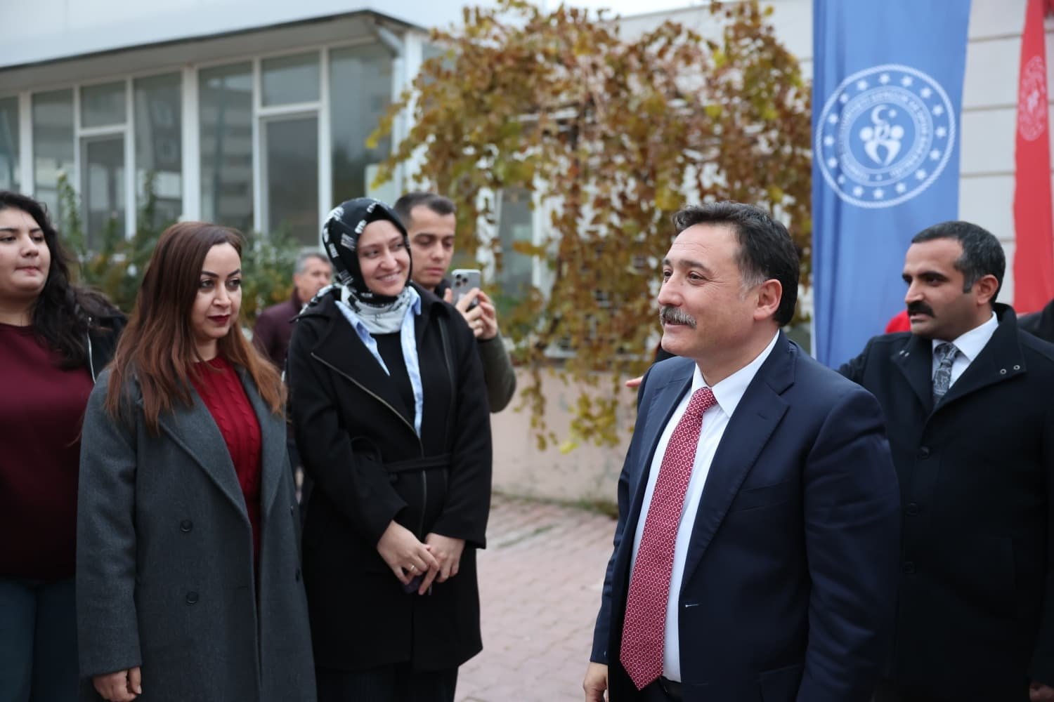 Vali Çiçek, Gençlik ve Spor İl Müdürlüğü’nün Yeni Projesini Değerlendirdi