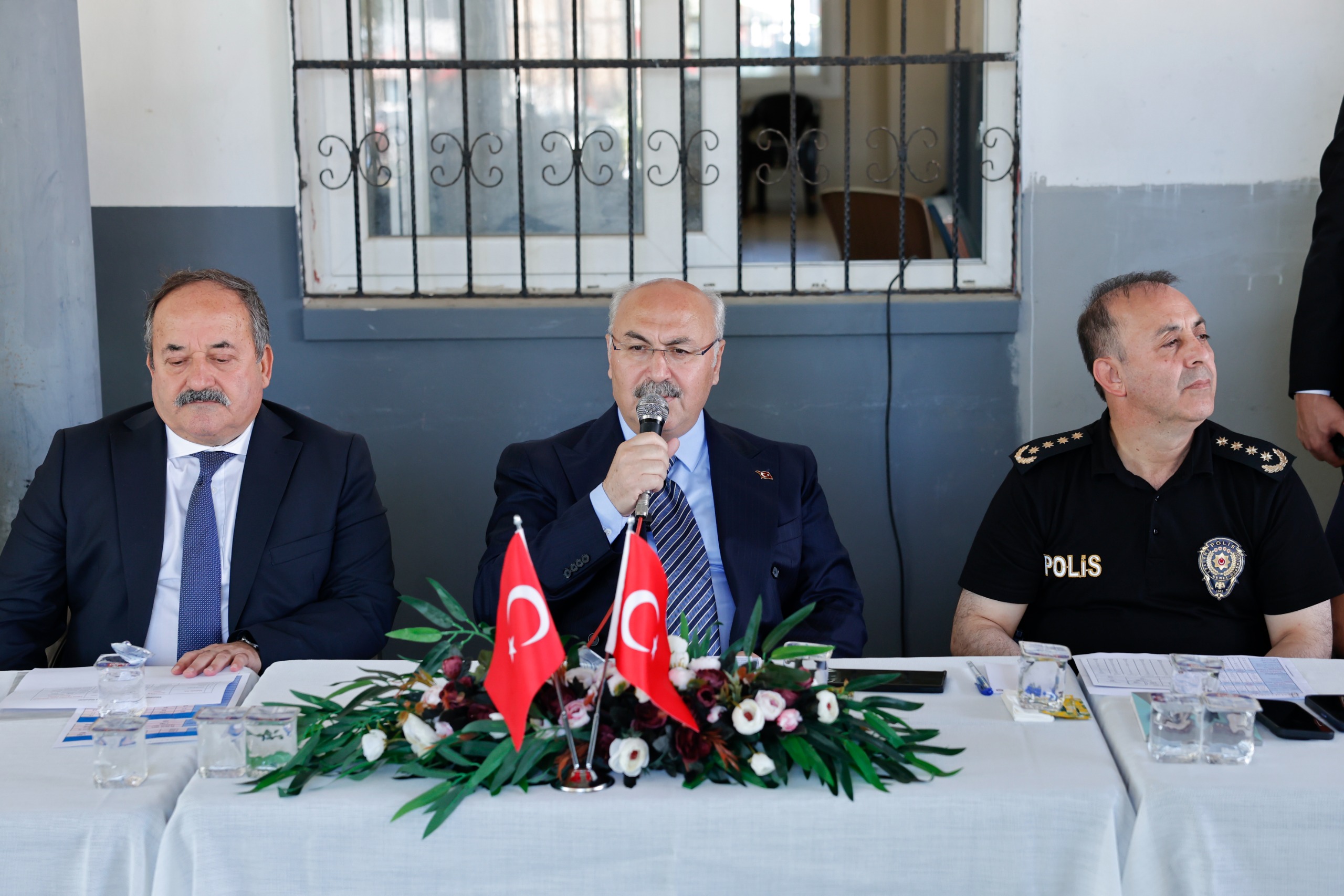 Vali Köşger Gürselpaşa Mahallesi’nde Vatandaşlarla Buluştu