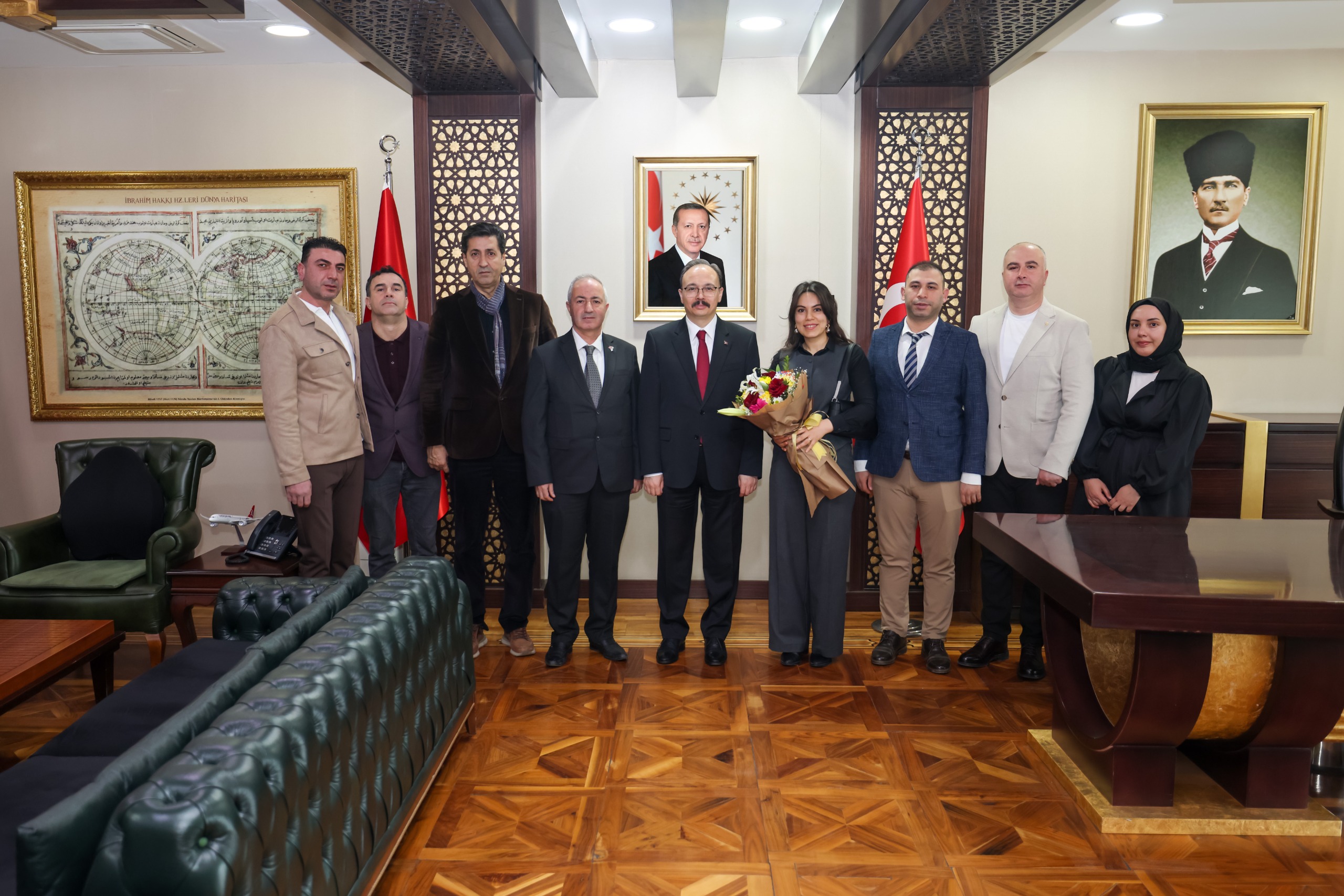 Vali Kızılkaya Yeşilay Siirt Şube Başkanı Nevzat Amcalar ve Yönetimini Kabul Etti