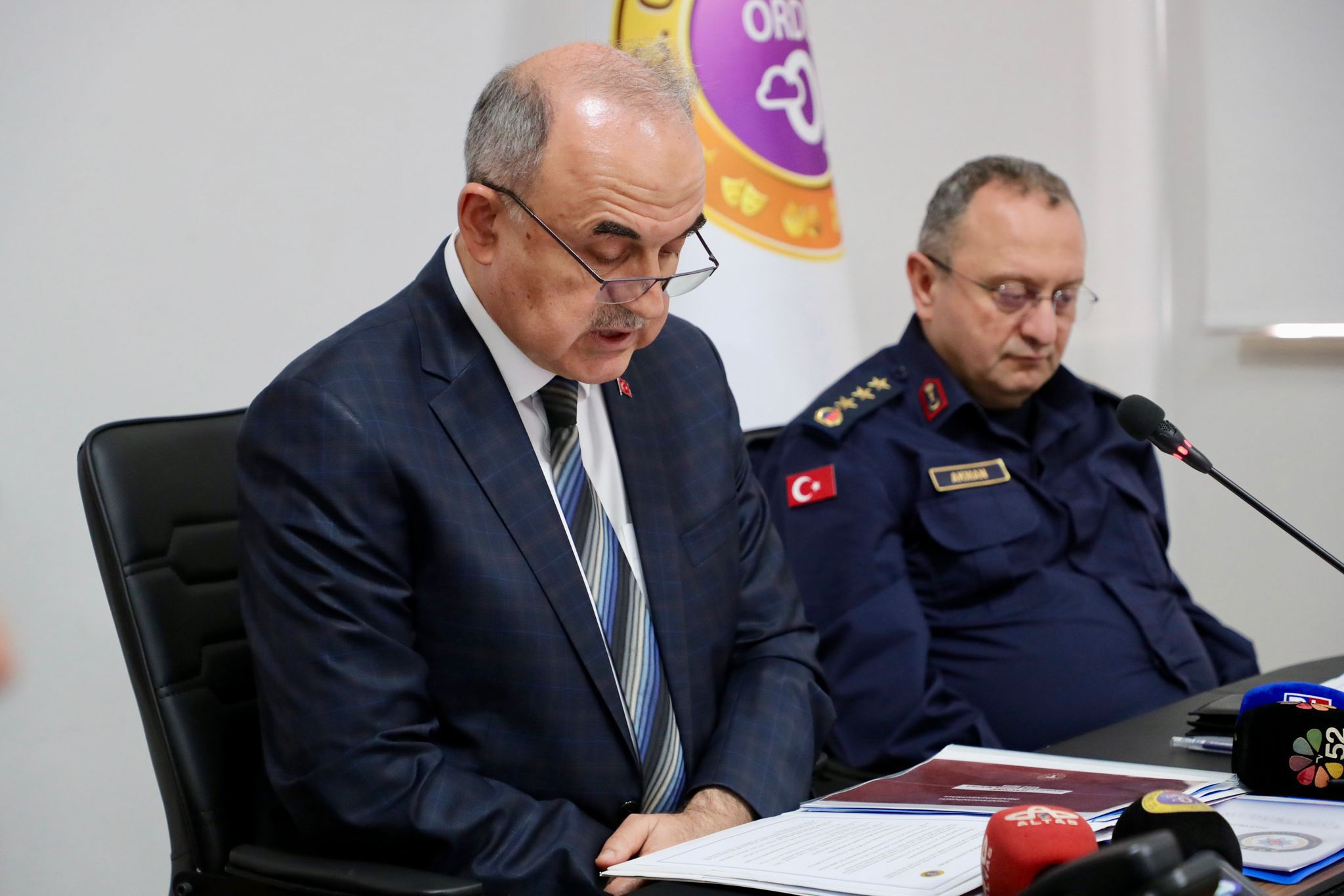 Vali Muammer Erol: “Çok Büyük Risk Altında Arama Kurtarma Çalışmaları Yapılıyor”