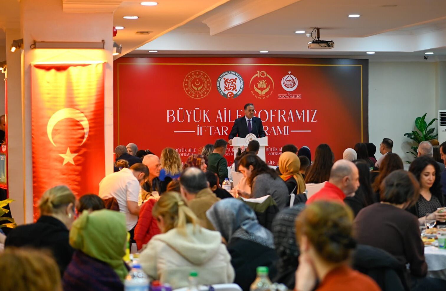 Vali Usta İftar Sofrasında Çocuklarla Buluştu