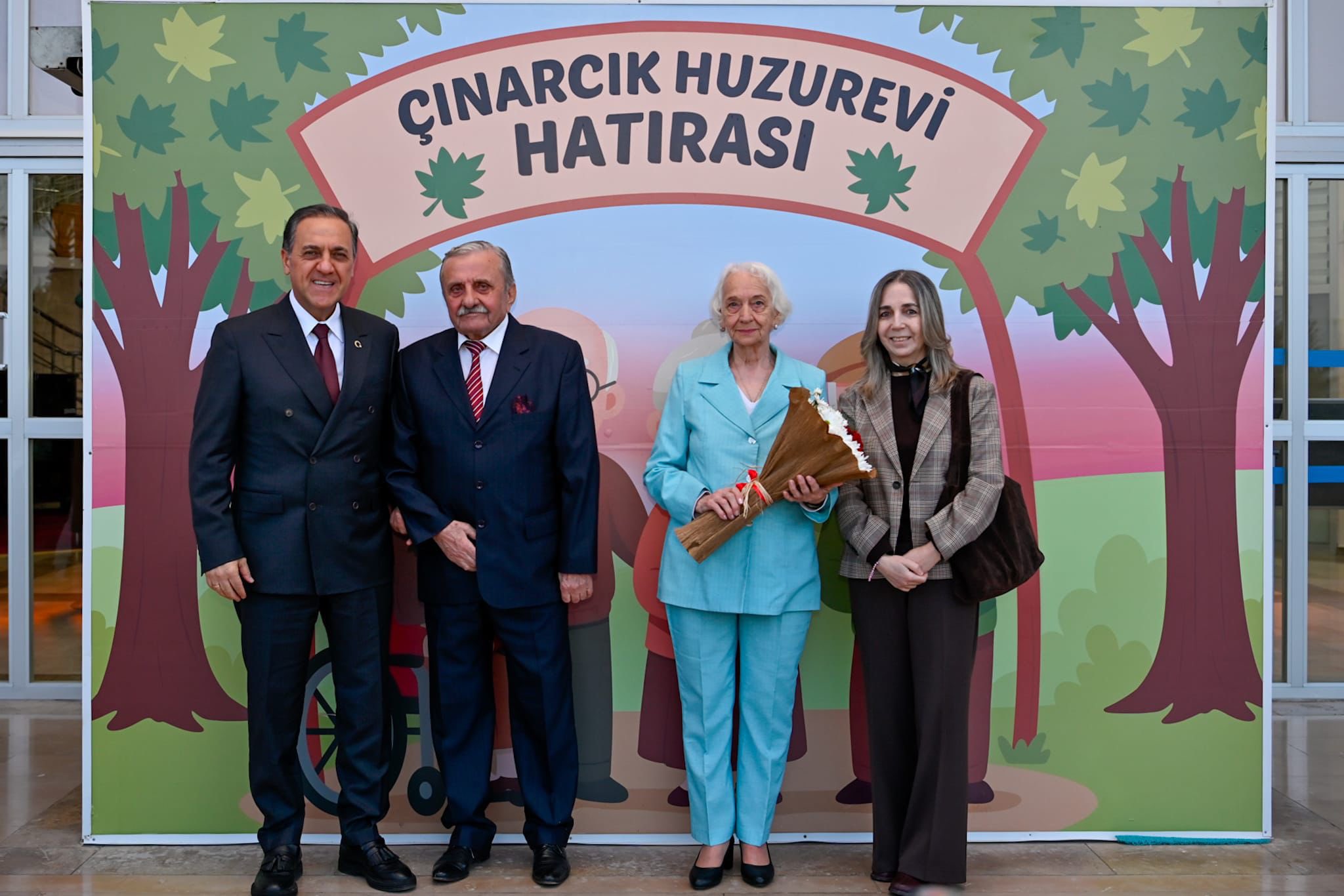 Vali Usta ve Eşi Huzurevinde İftarda
