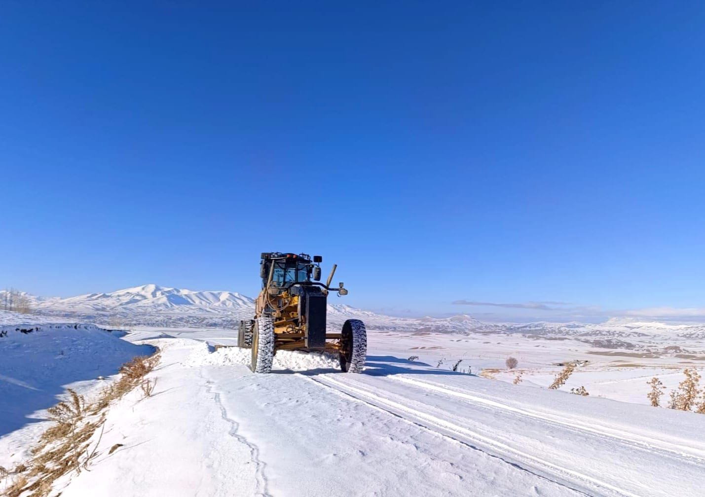 Van Bahçesaray Yolu Ulaşıma Kapatıldı