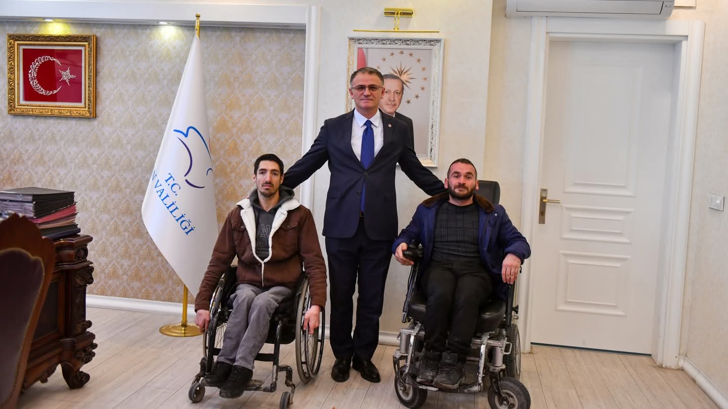 Van Valisi Ozan Balcı’dan Engelli Vatandaşlara Anlamlı Kabul