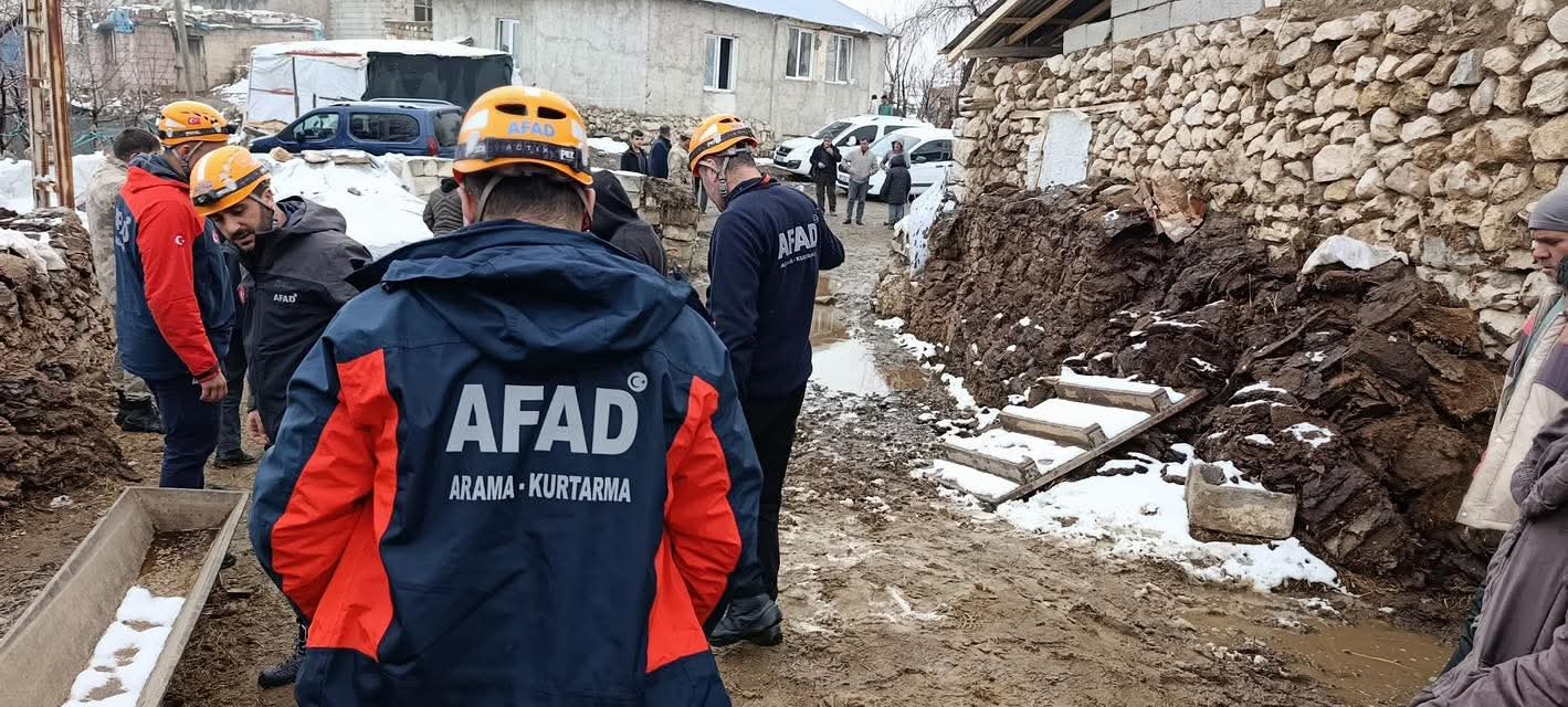 Van’da 5.2 Büyüklüğünde Deprem: Tuşba’da Ahırda Kısmi Çökme