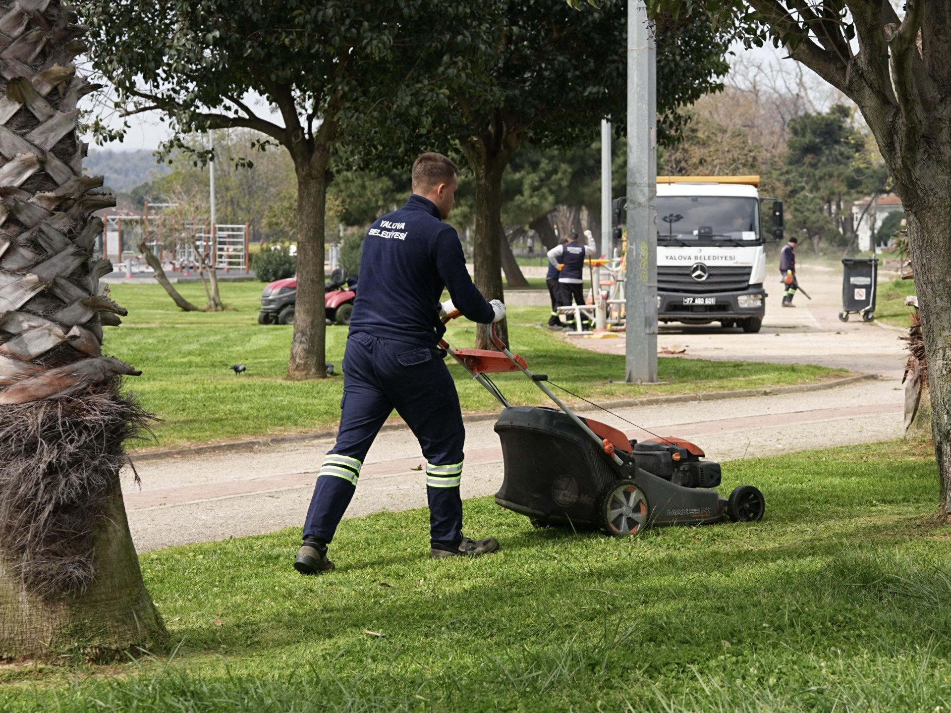 Yalova Belediyesi Kent Genelinde Çalışmalarını Aralıksız Sürdürüyor