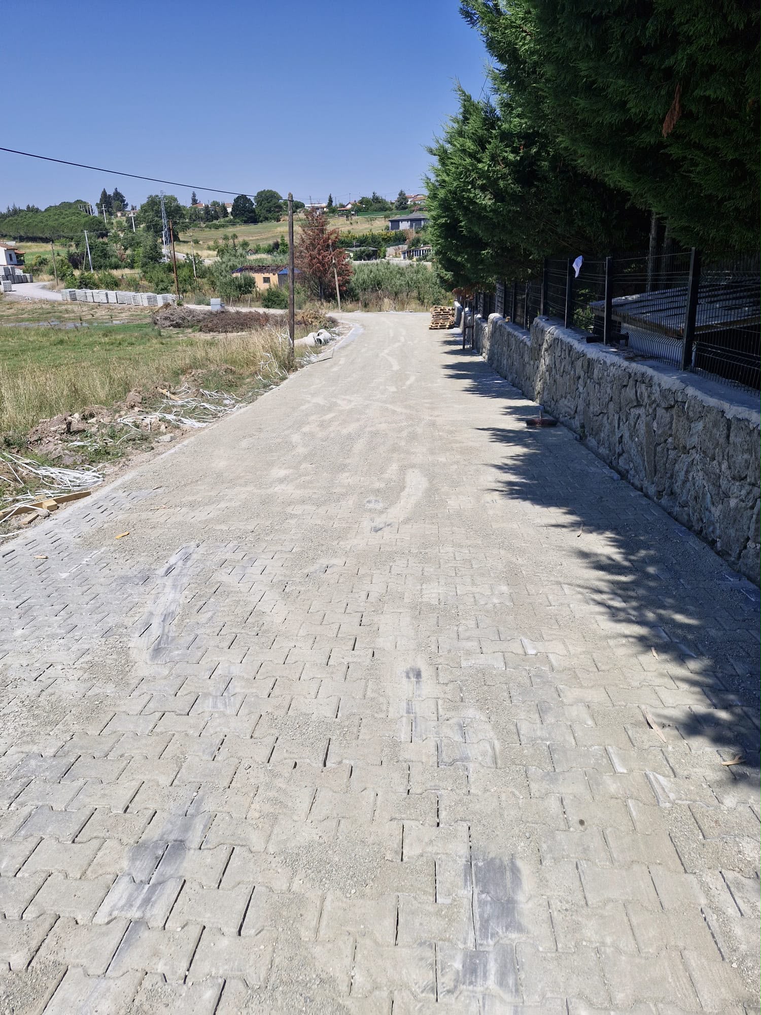 Yalova İl Özel İdaresi’nden Köylere 40 Bin Metrekare Kilitli Parke Taşı