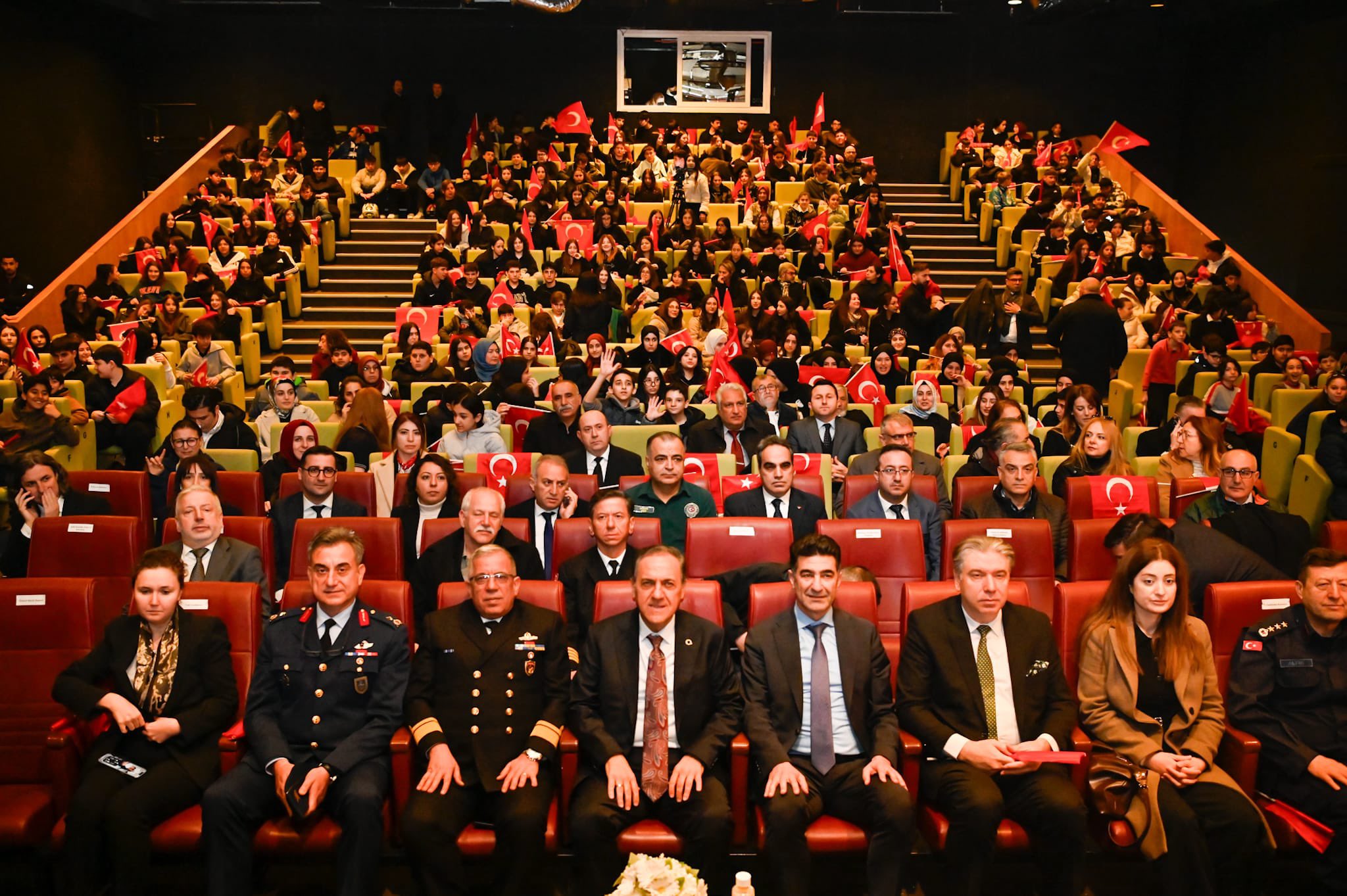 Yalova Valisi Usta, Milli Şair Mehmet Akif Ersoy ve Şehitleri Rahmetle Andı