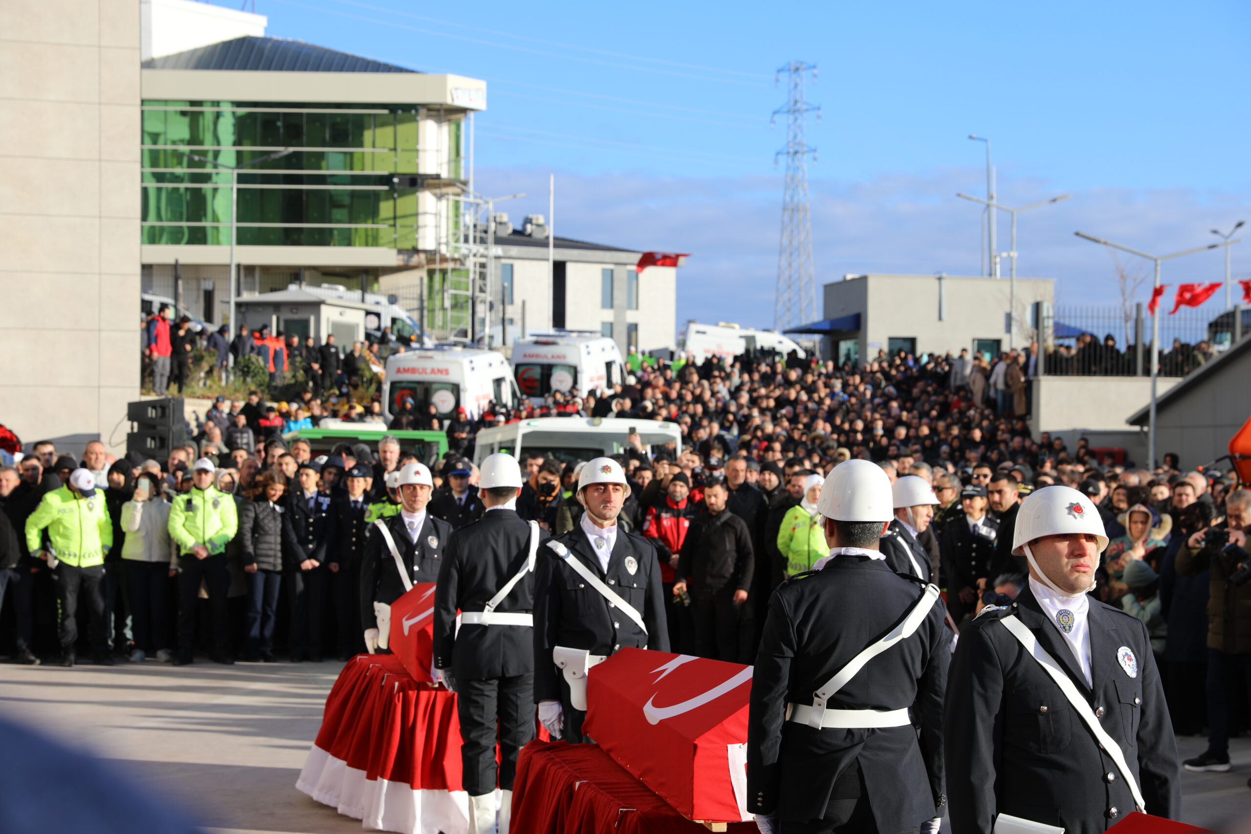 Yalova’da Şehit Düşen 3 Kahraman Polis Son Yolculuğuna Uğurlandı