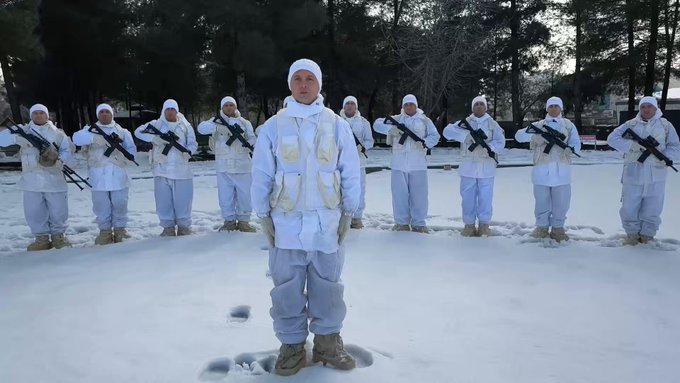 Yalova’dan Siirt’e Gönül Köprüsü: 75 Yaşındaki Sabahat Teyze’den Komandolara 400 Bere