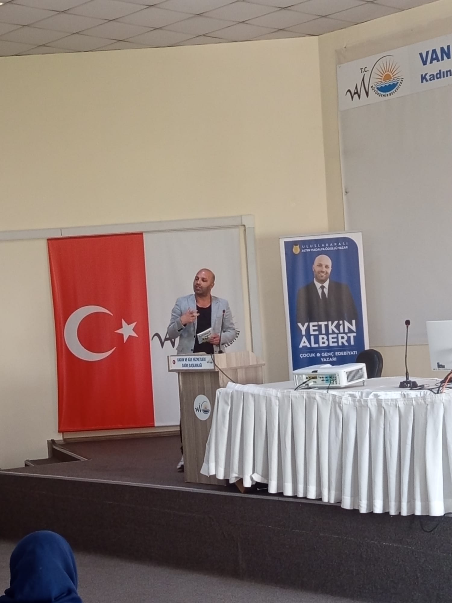 Yazar Yetkin Albert Vanlı Öğrencilerle Buluştu
