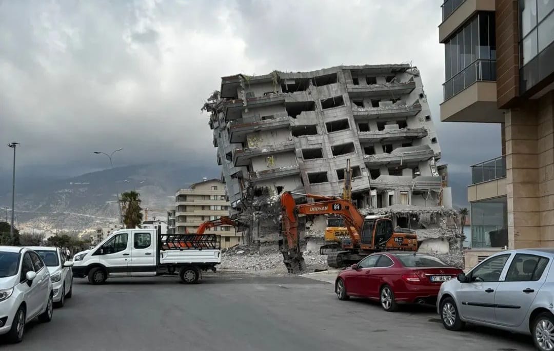 Yıkımda Tehlike Atlattılar