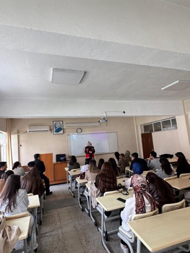 Yüksekokul Öğrencilerine Yönelik Evlilik Öncesi Eğitim Düzenlendi